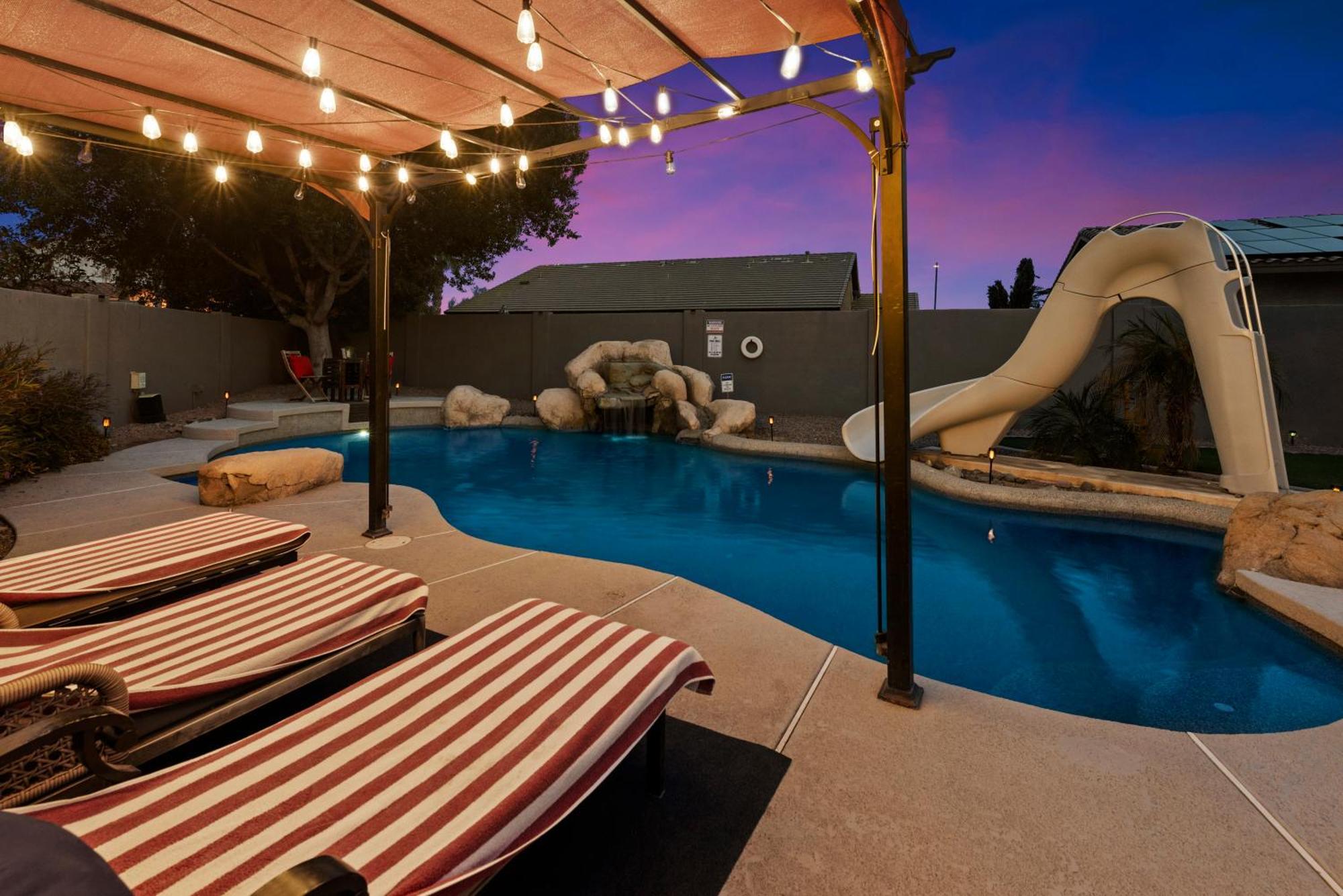 5 Bedroom 4 Bath Boutique Home Premium Location + Heated Pool Option Glendale Eksteriør bilde